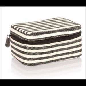 Baubles & Bracelets case